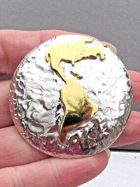 Vintage Signed ESSEX Museum Vintage AMERICA Globe World Large Map Brooch Pin